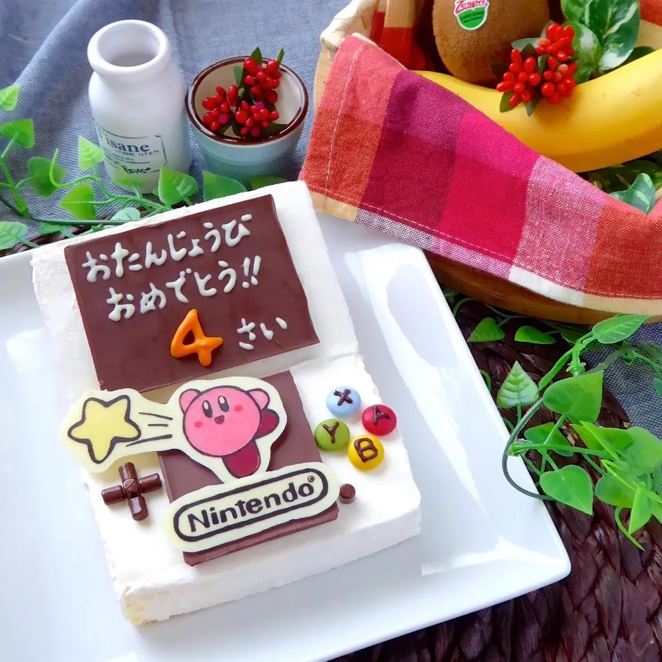 Snapdishの料理写真:市販のお菓子で簡単キャラケーキ☆DS風ケーキ（カービィ）|ザッキー☆さん