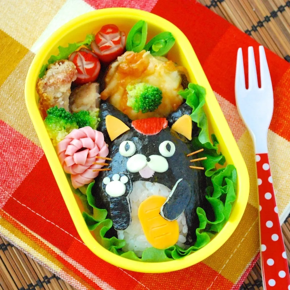 化け猫！？いやいや、「招き猫」です。弁当|ザッキー☆さん