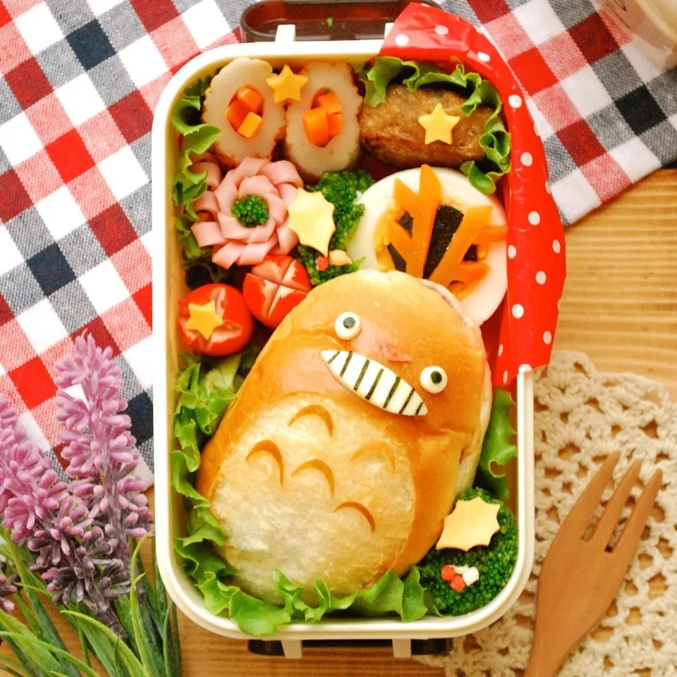 Snapdishの料理写真:キャラ弁☆トナカイトトロ弁当|ザッキー☆さん