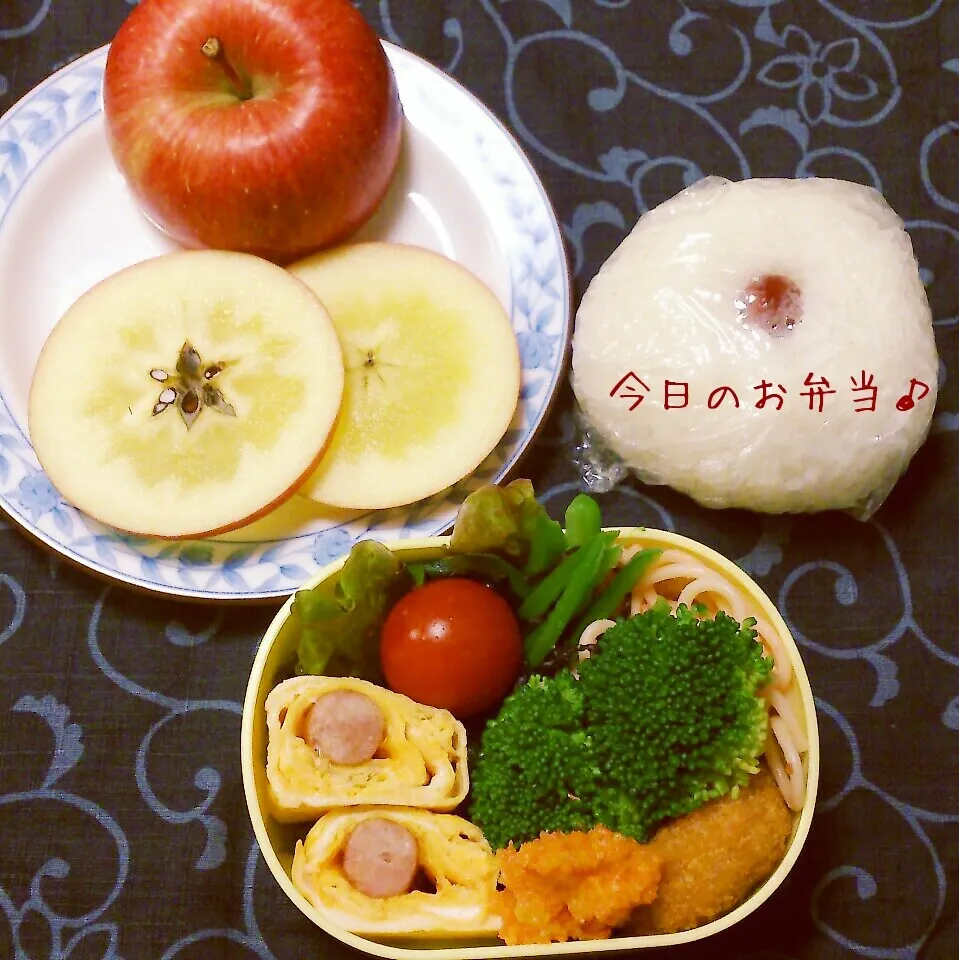 Snapdishの料理写真:今日のお弁当☆こ蜜りんご添え♬|おれくっしゃんさん