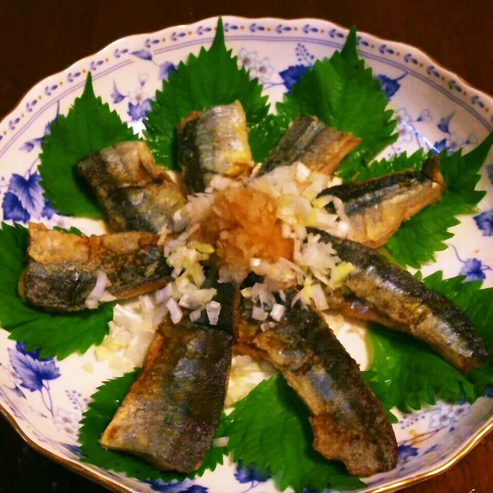 Snapdishの料理写真:秋刀魚のゴマ油焼き〜～♬|おれくっしゃんさん