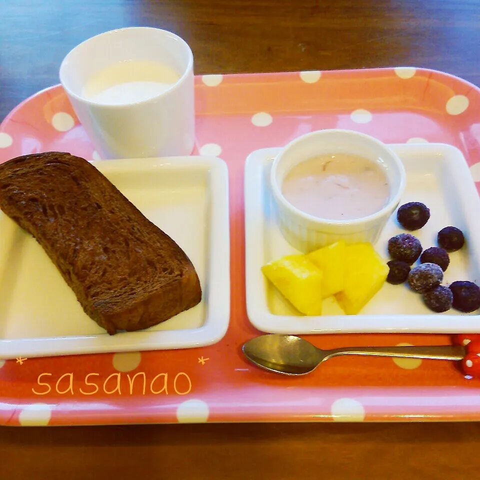 Snapdishの料理写真:8歳になった娘の朝ごはん|ささなおさん