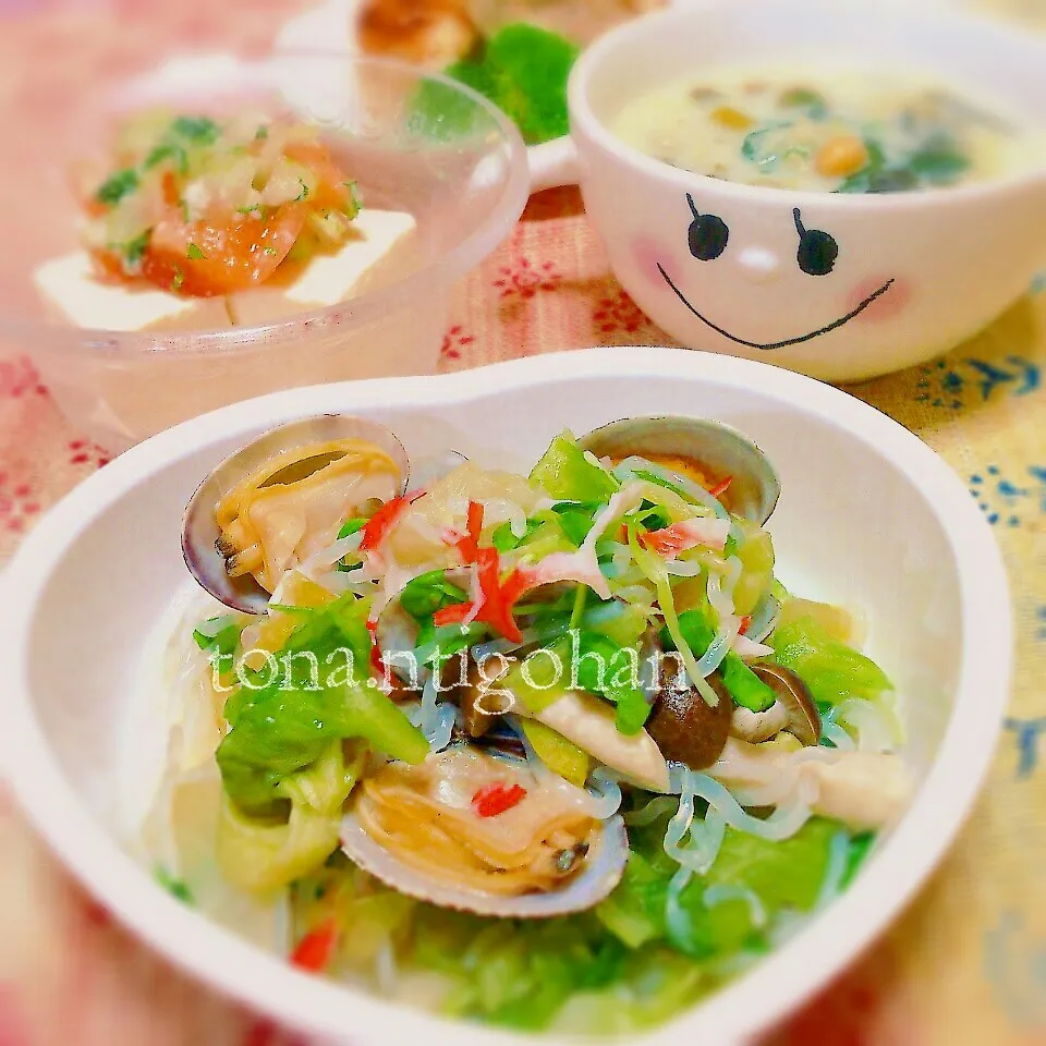 糸蒟蒻入りでレタス、あさりの酒蒸し|tonaさん