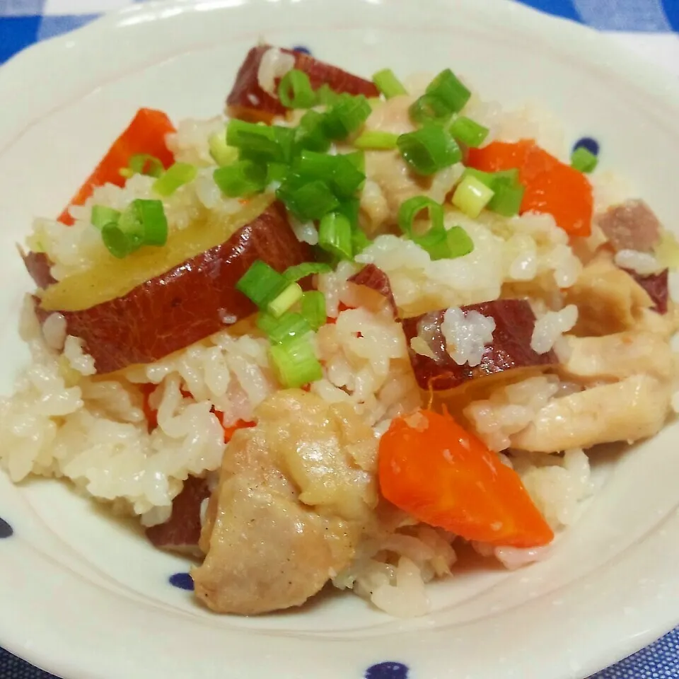 ☆鶏肉とサツマイモの炊き込みご飯|Happyさん