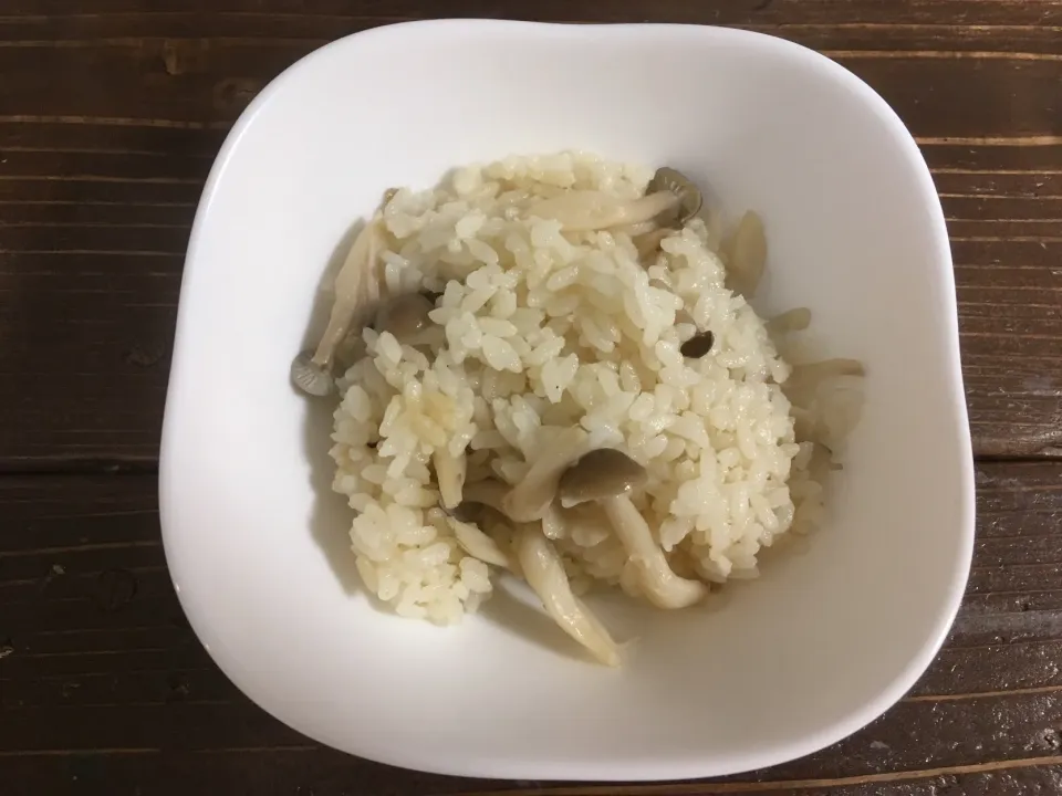 Snapdishの料理写真:きのこの炊き込みご飯|papion7tさん