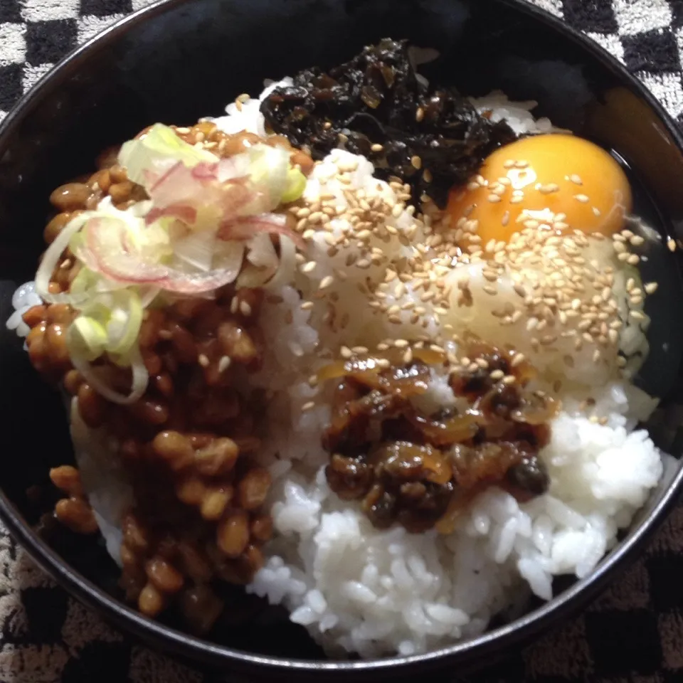 Snapdishの料理写真:見た目悪いけど丼。|Makokoさん