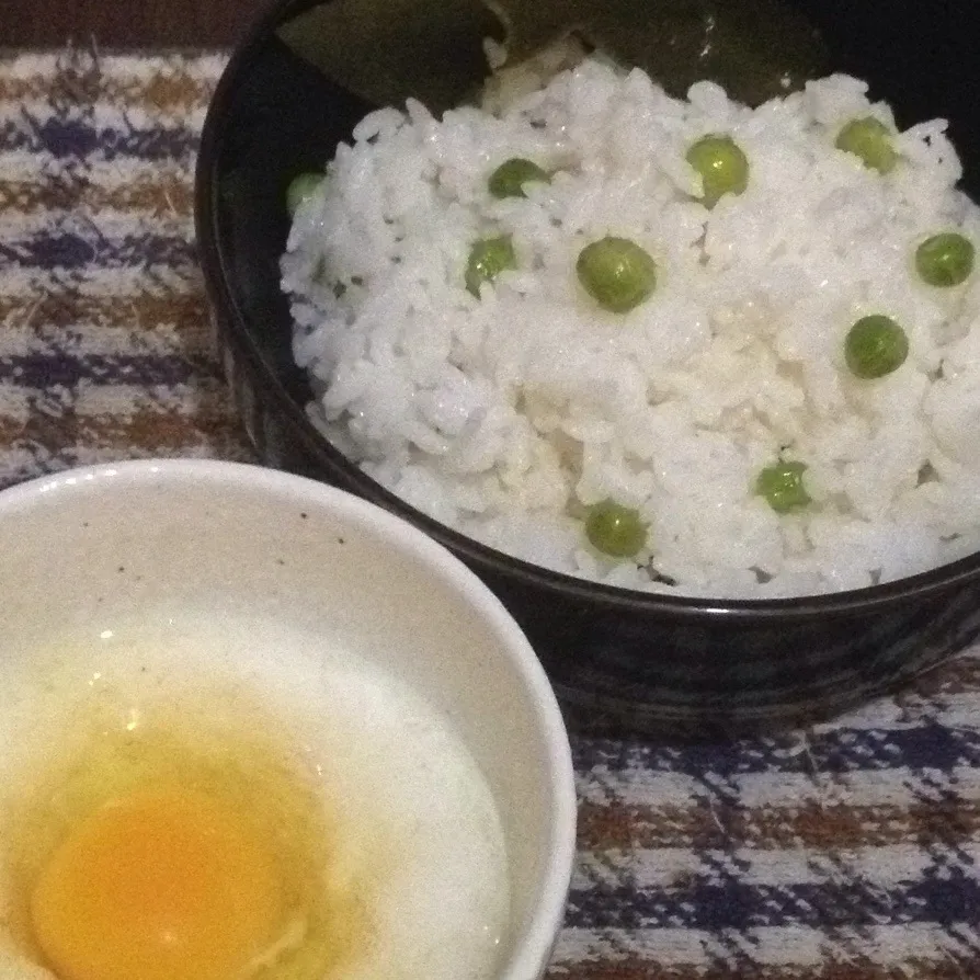 Snapdishの料理写真:豆ご飯。月見とろろ。|Makokoさん