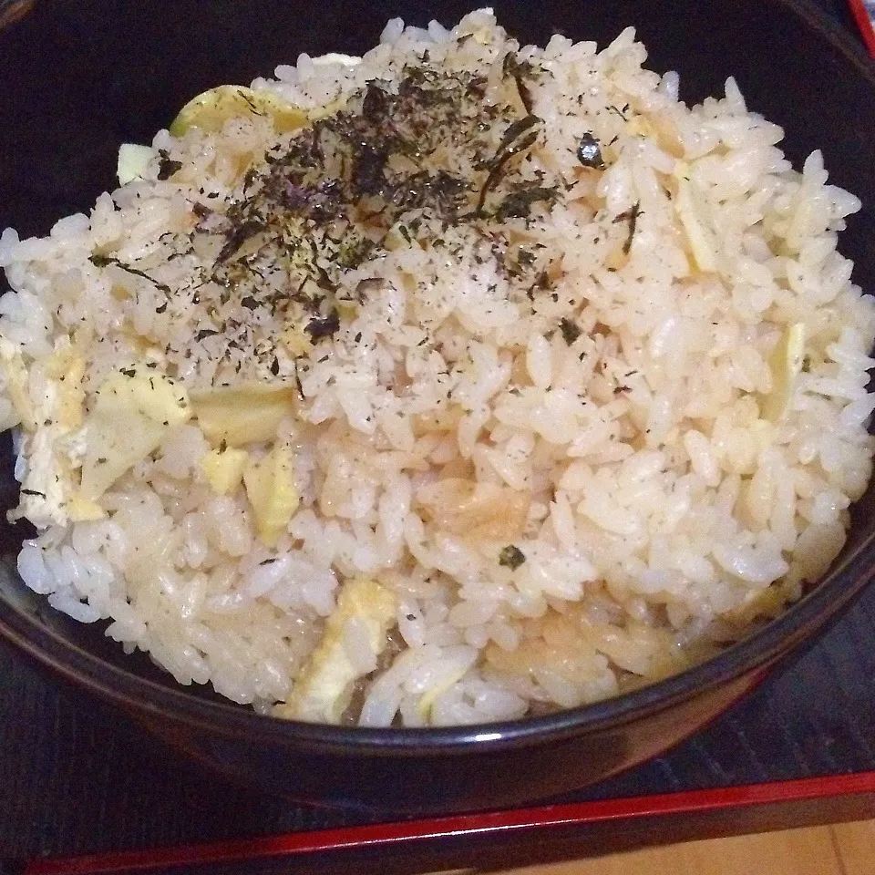 Snapdishの料理写真:筍御飯。くん太姫様の真似。|Makokoさん