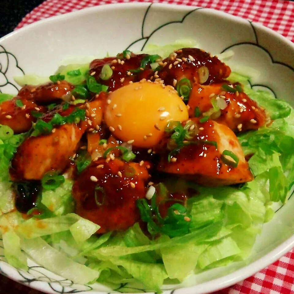 コリーノさんの鶏肉の甘辛味噌いため丼☆|とももんさん