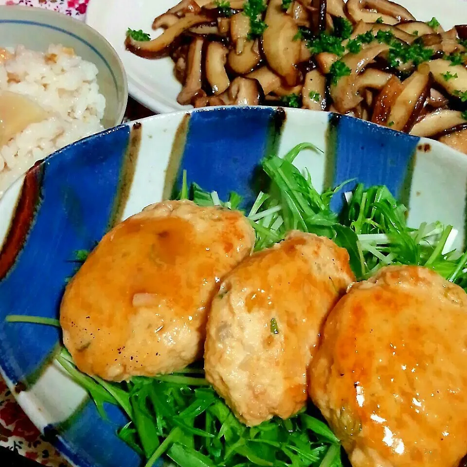 チキンバーグの晩御飯☆|とももんさん