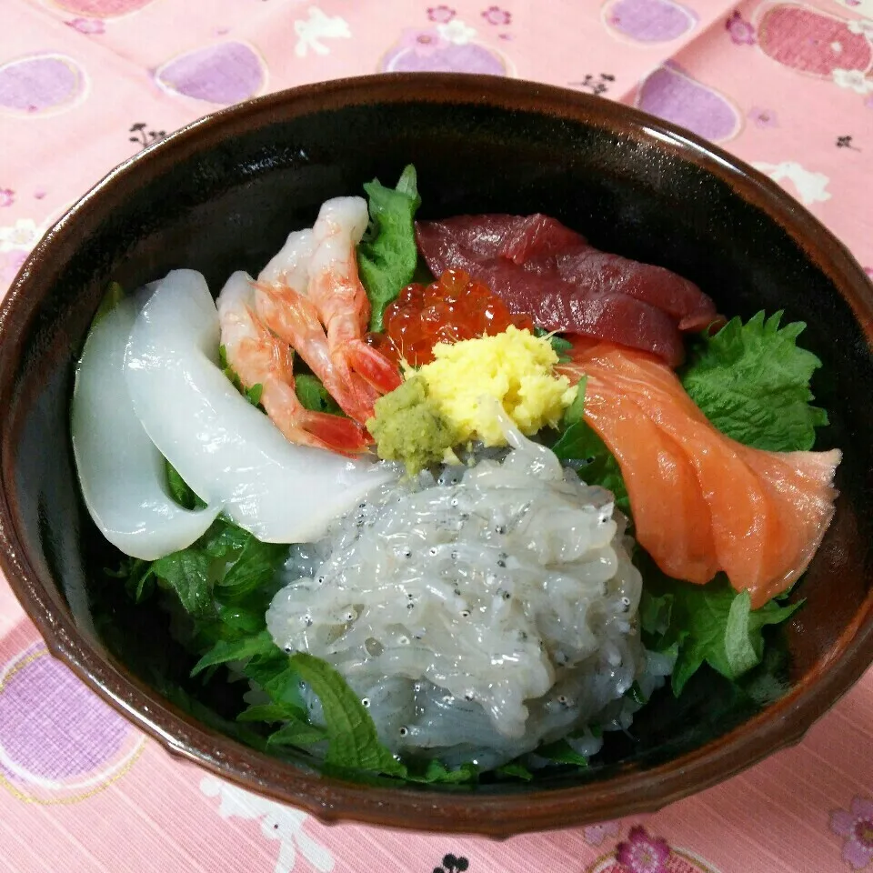 生しらす&海鮮丼|くりんさん