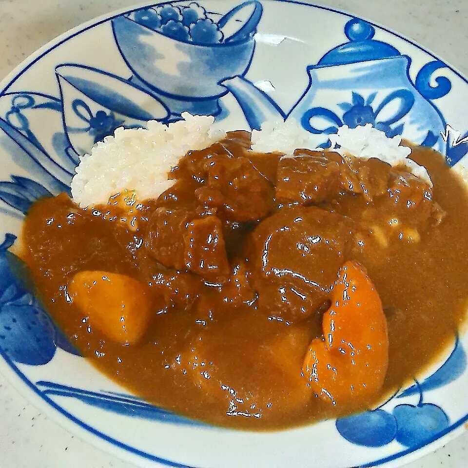 Snapdishの料理写真:トロトロ牛すじのカレー【圧力鍋】|くりんさん