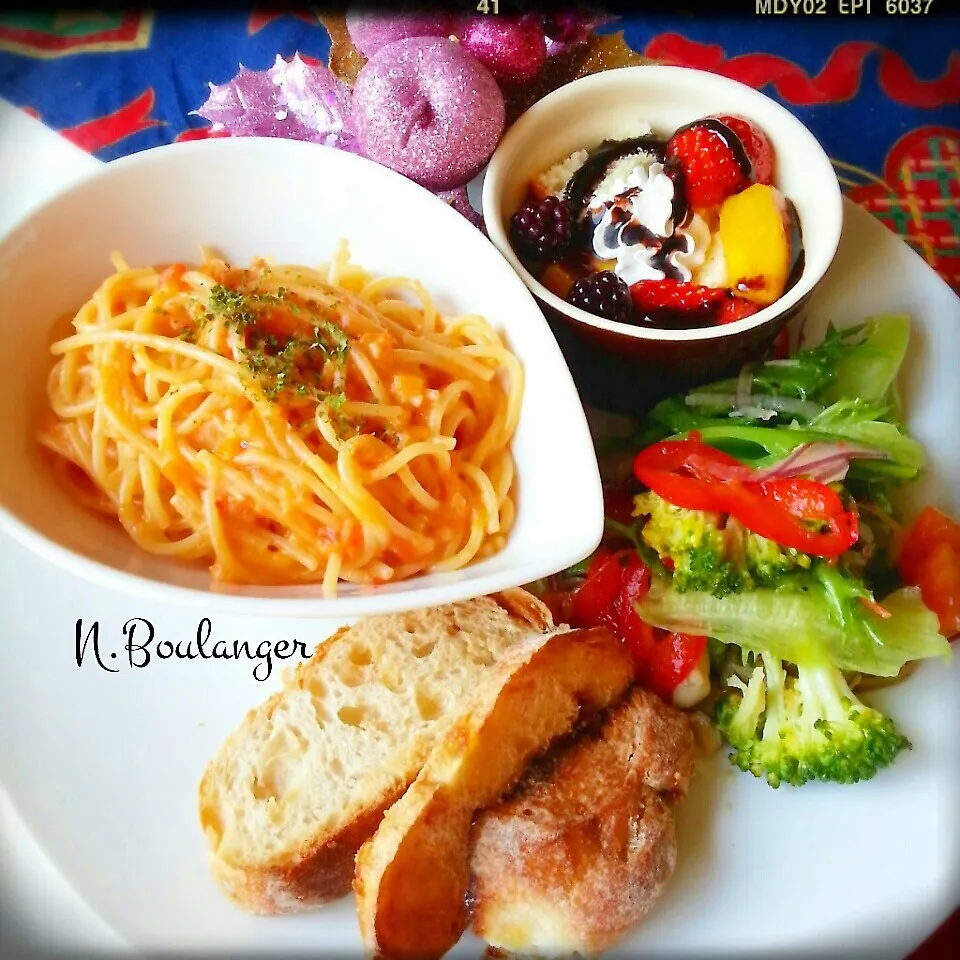 蟹ｸﾘｰﾑパスタと無花果ｸｯﾍﾟのlunch♪|つばさ(nao)さん