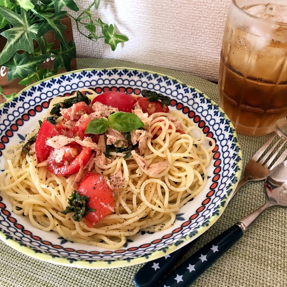 Snapdishの料理写真:トマトとツナの冷製パスタ♡|kazumi_a♡さん