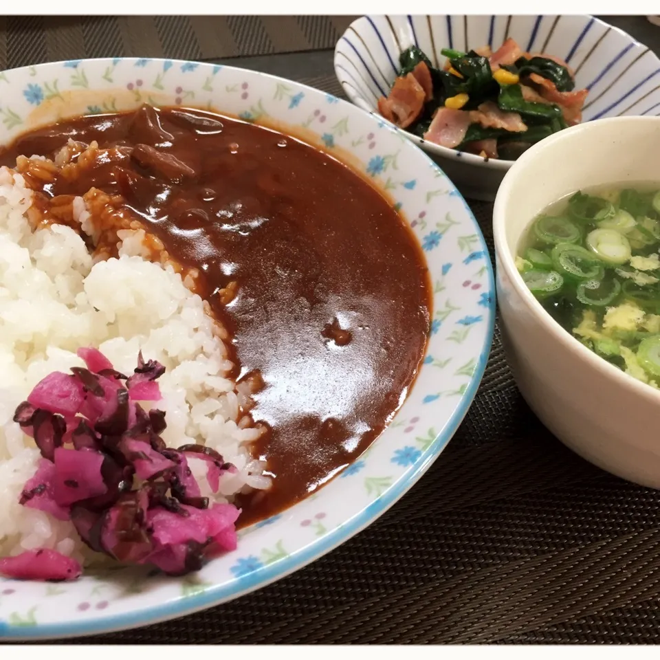 Snapdishの料理写真:ハヤシライスでお昼ご飯♡|kazumi_a♡さん