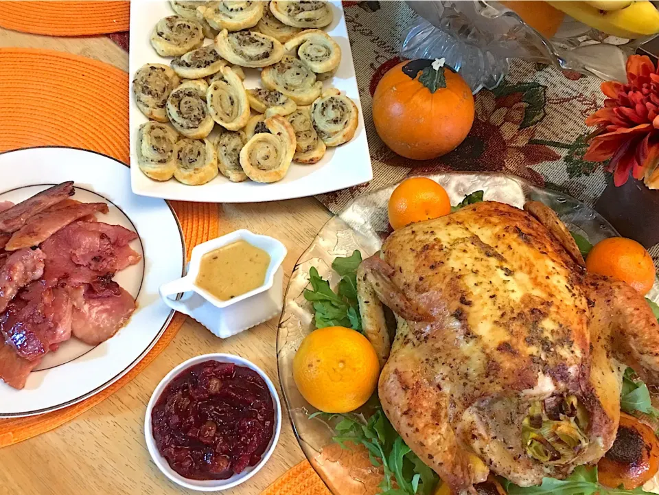 Our Thanksgiving Dinner  #roastedchicken #mushroompinwheel #ham #cranberrychutney|🌺IAnneさん