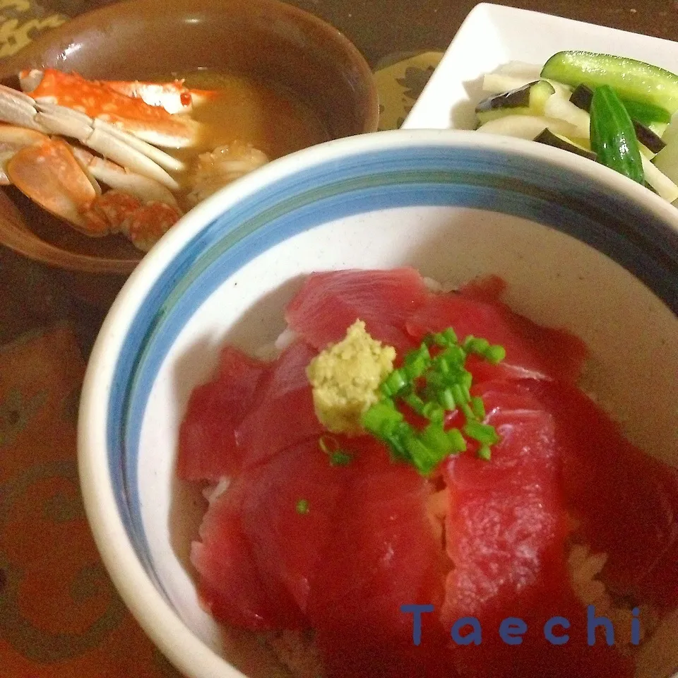 マグロ丼と渡り蟹汁|Taechi309さん