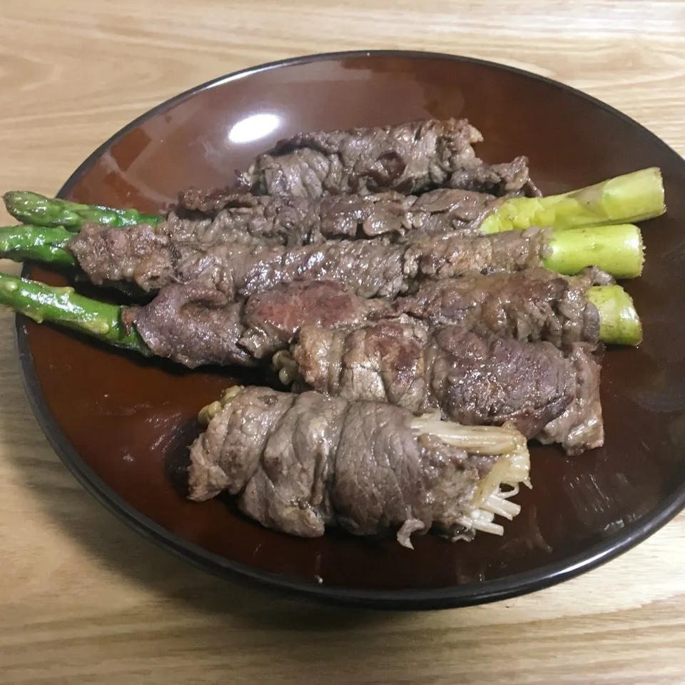 アスパラとえのきの肉巻き|まぁたんさん