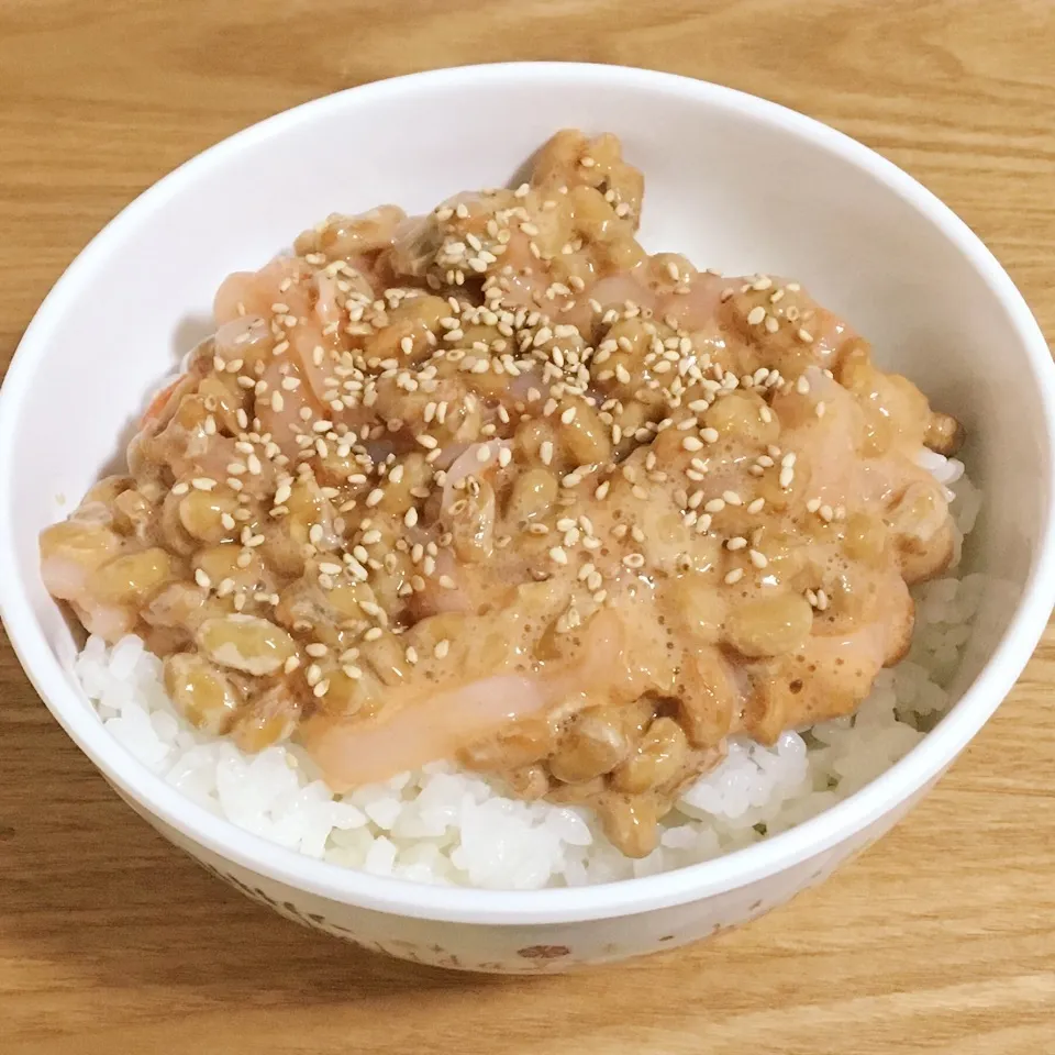 Snapdishの料理写真:イカ明太納豆ご飯|まぁたんさん