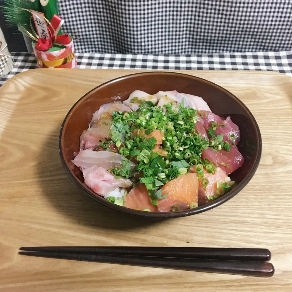 豪華海鮮丼|まぁたんさん