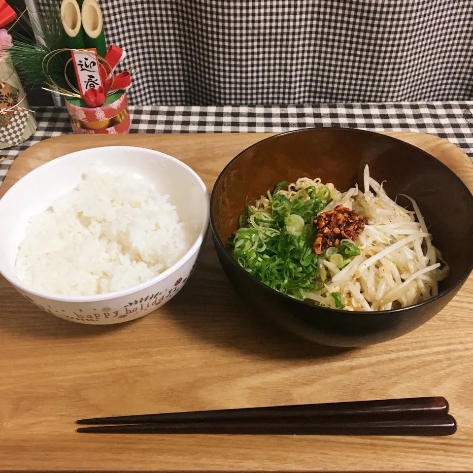 サッポロ一番ごましょう油ラーメン|まぁたんさん