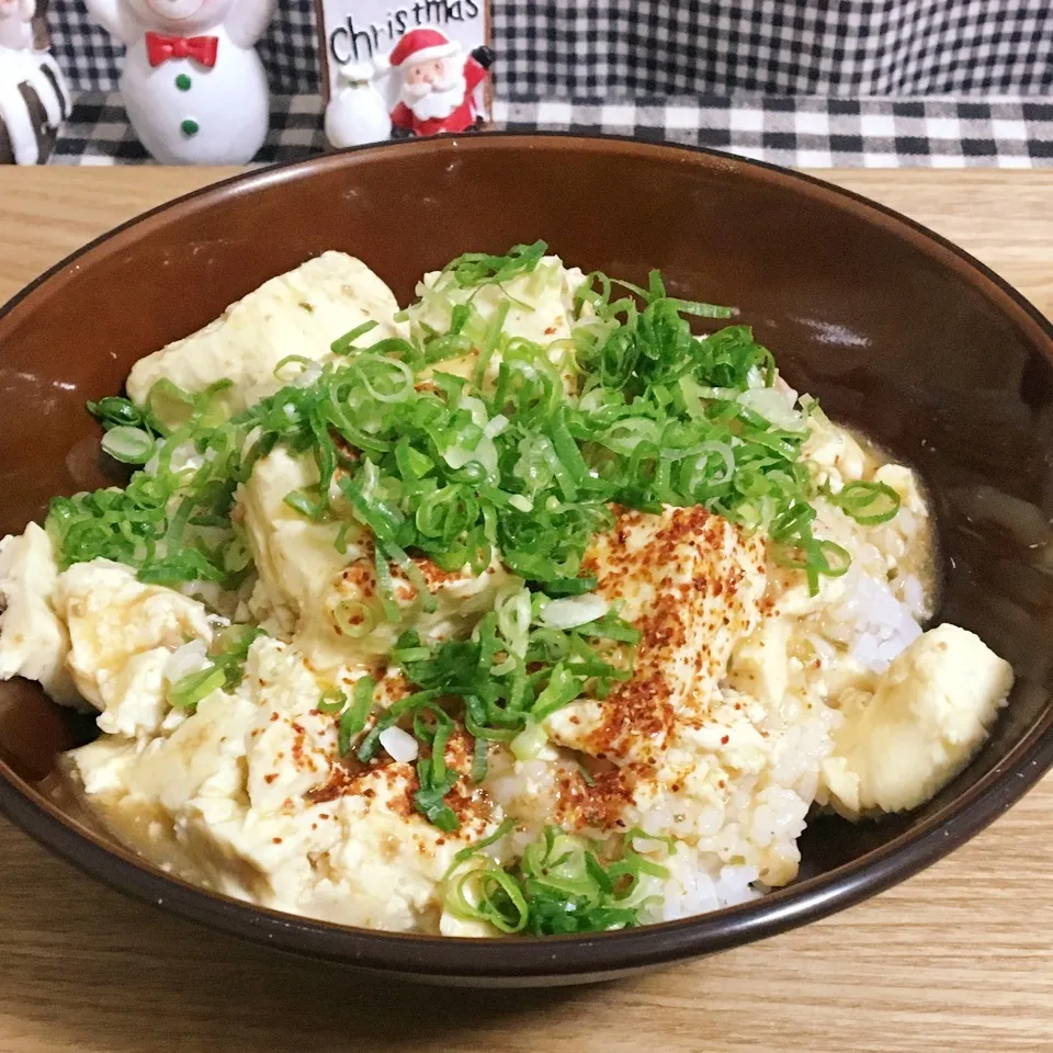 Snapdishの料理写真:麻婆豆腐丼|まぁたんさん