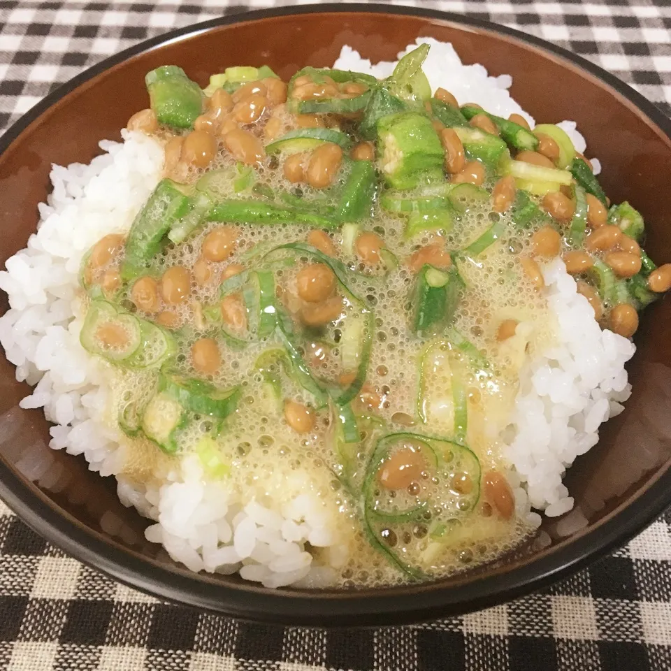 【定番】オクラ納豆ご飯|まぁたんさん