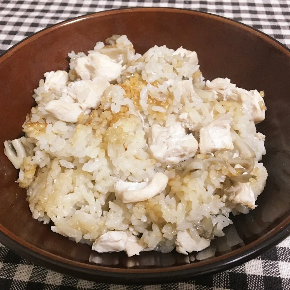 【飯研】鶏肉と舞茸の炊き込みご飯|まぁたんさん