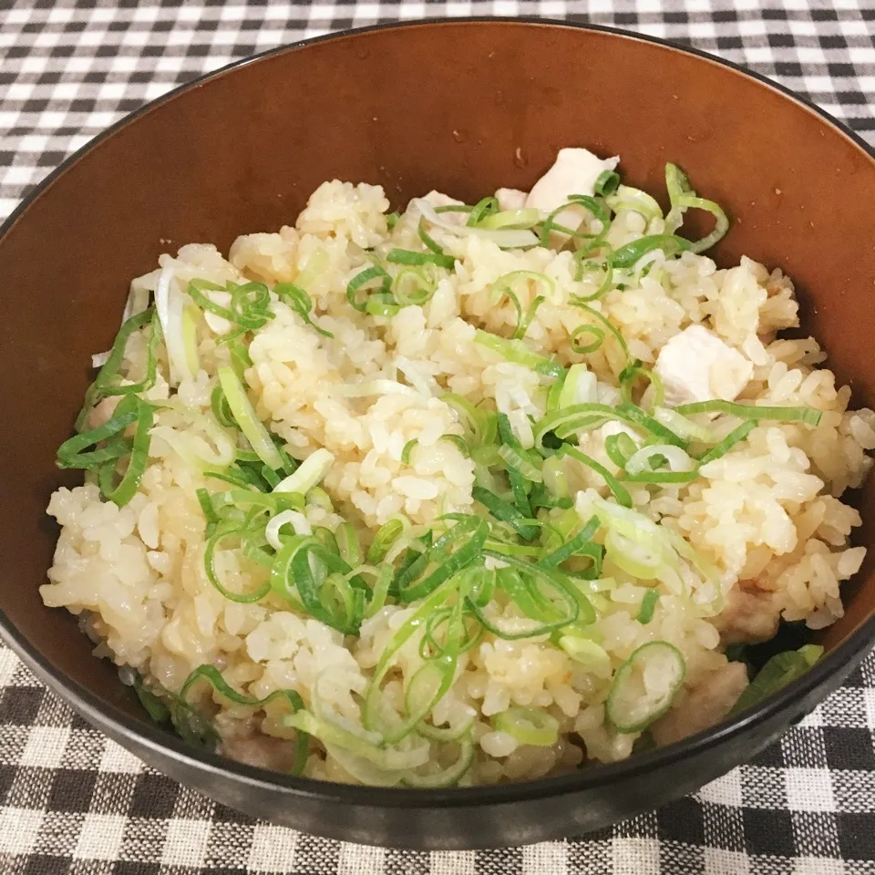 【飯研】インスタント味噌汁で簡単味噌バター炊き込みご飯|まぁたんさん