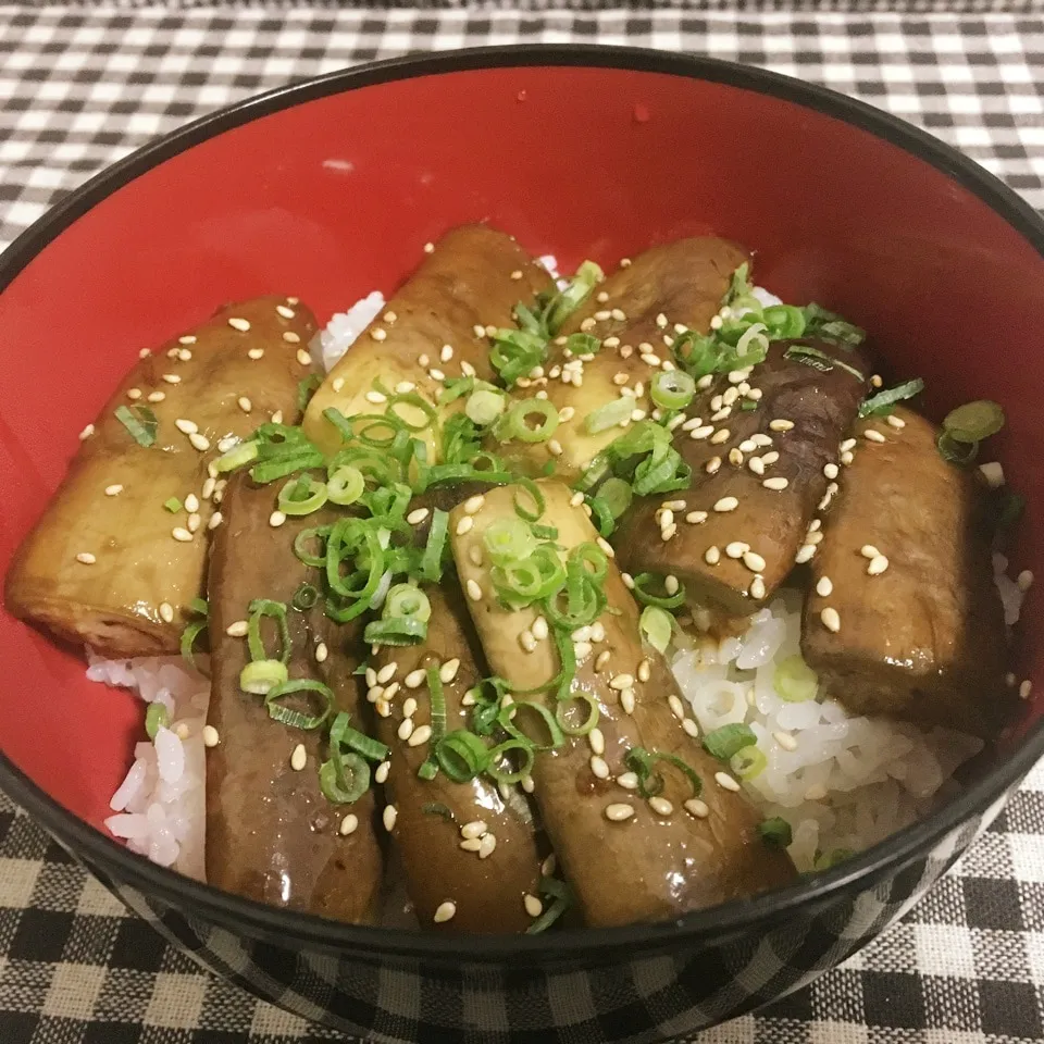 【飯研】茄子のガリバタ炒め丼|まぁたんさん