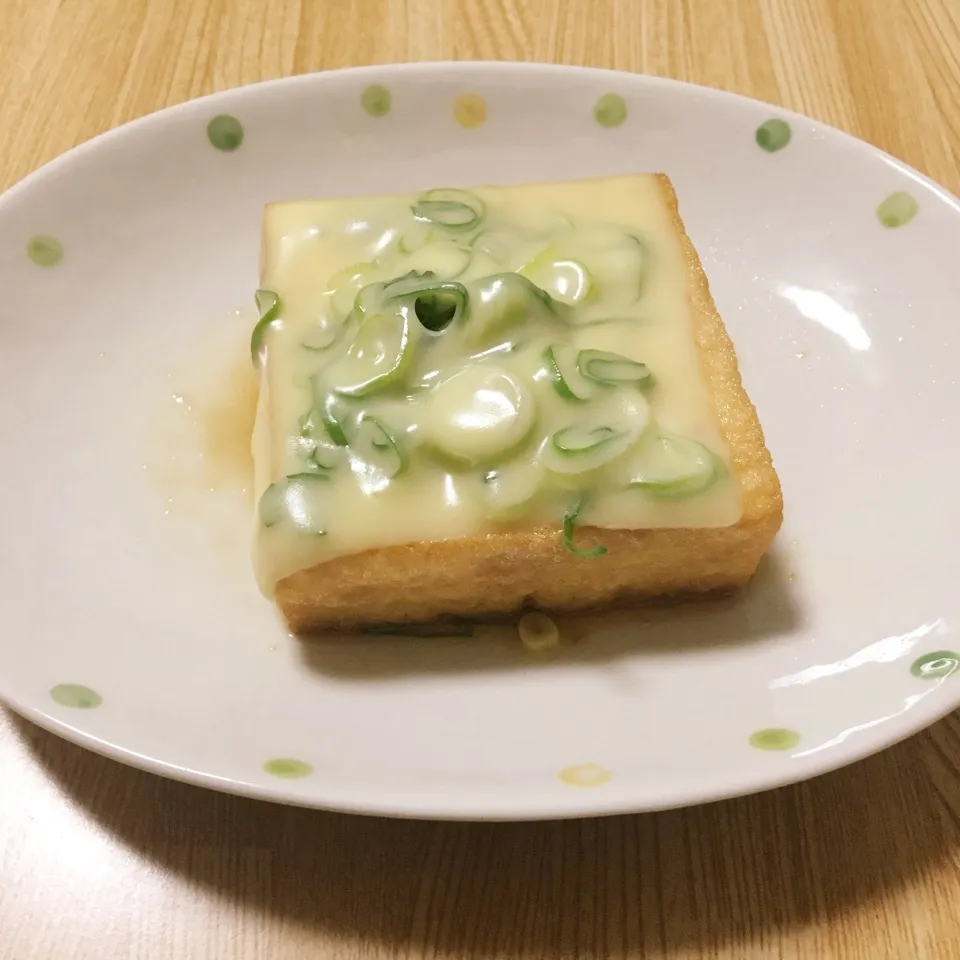 レンジで1分☆ネギチー厚揚げ|まぁたんさん