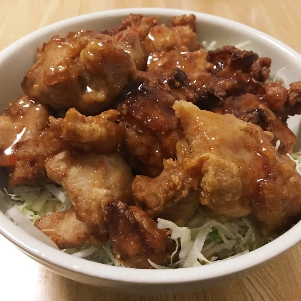 Snapdishの料理写真:【飯研】唐揚げ丼|まぁたんさん