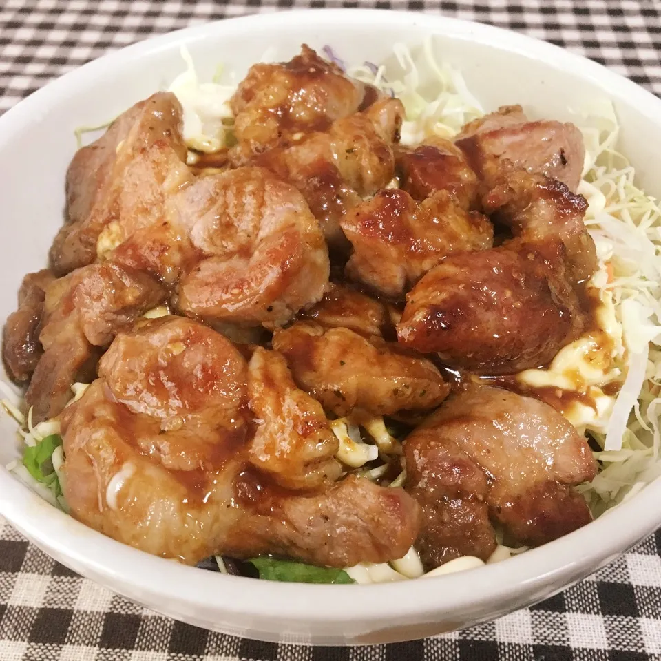 Snapdishの料理写真:【飯研】スタミナ豚焼肉丼|まぁたんさん