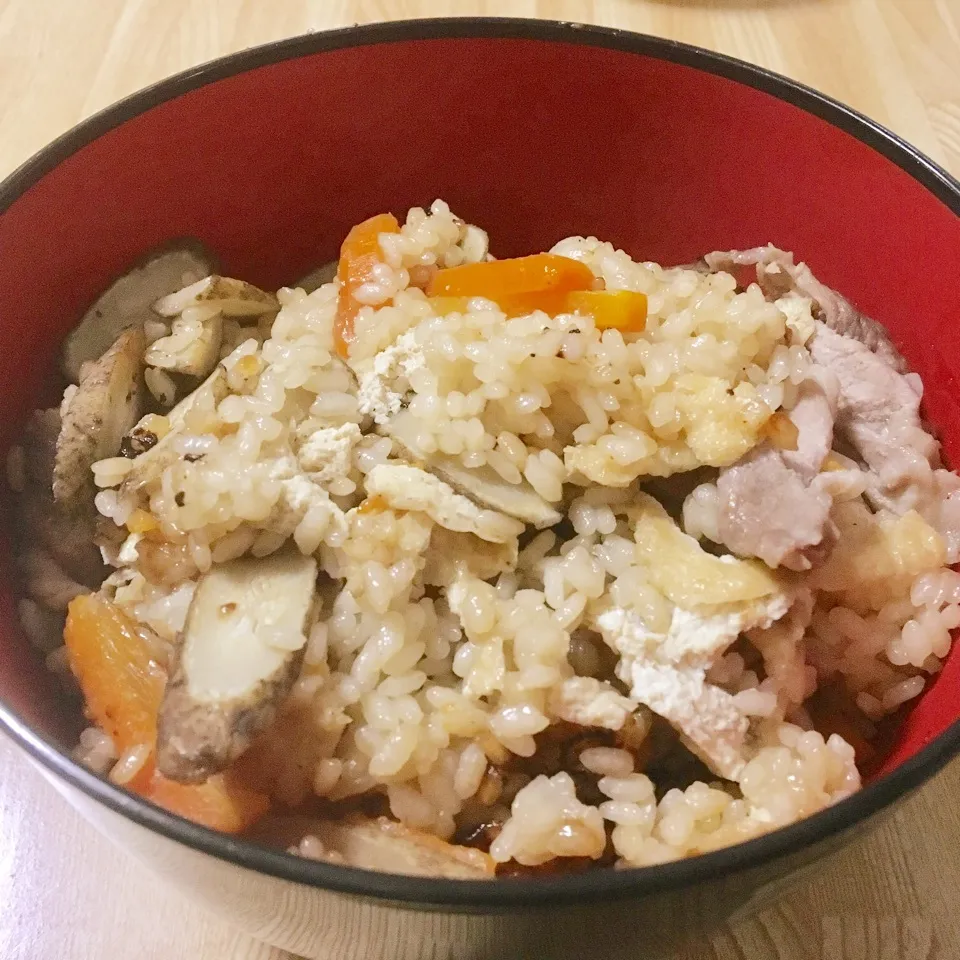 【飯研】豚肉とごぼうの炊き込みご飯|まぁたんさん