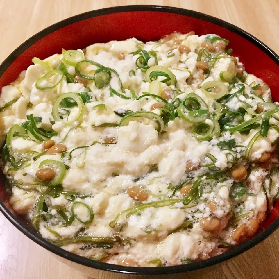 Snapdishの料理写真:【飯研】ねばねば豆腐丼|まぁたんさん