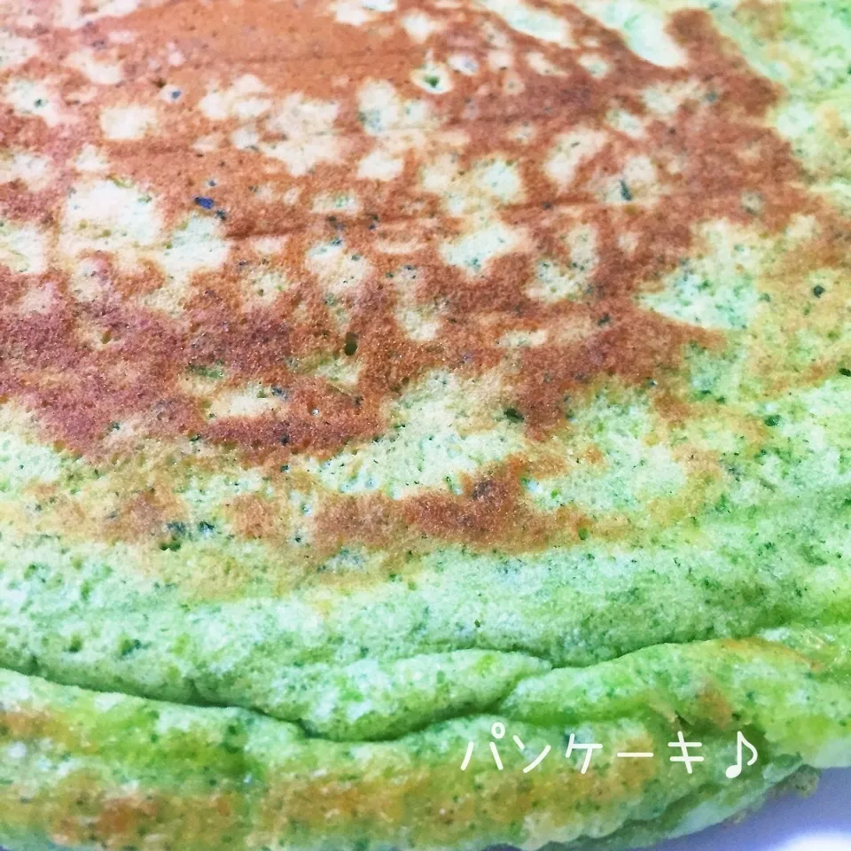 Snapdishの料理写真:＊鮮やかGreen♡パンケーキ♪＊|ultramarineさん