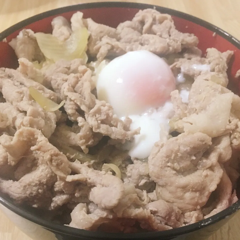 Snapdishの料理写真:肉増し温玉のせ豚丼|まぁたんさん