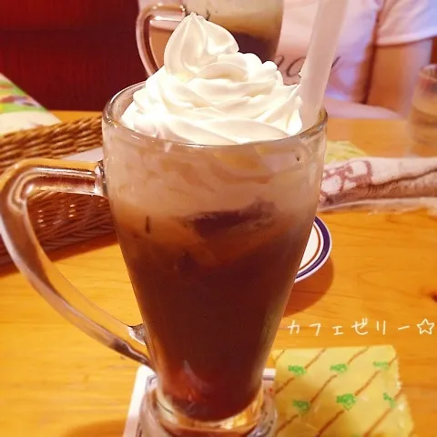 Snapdishの料理写真:＊合間でお茶☆カフェゼリー♪＊|ultramarineさん