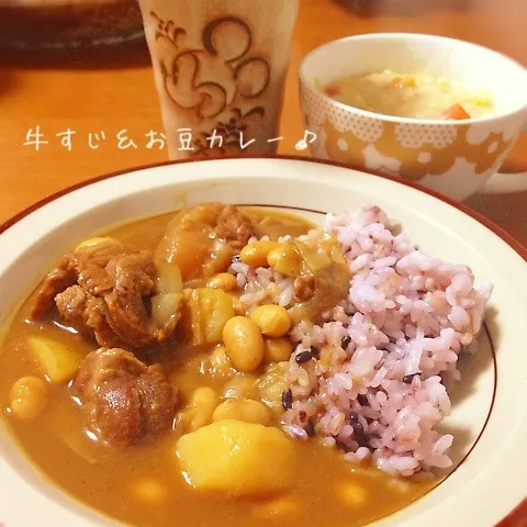 ＊牛すじ＆お豆カレー♪雑穀たっぷり晩ごはん＊|ultramarineさん