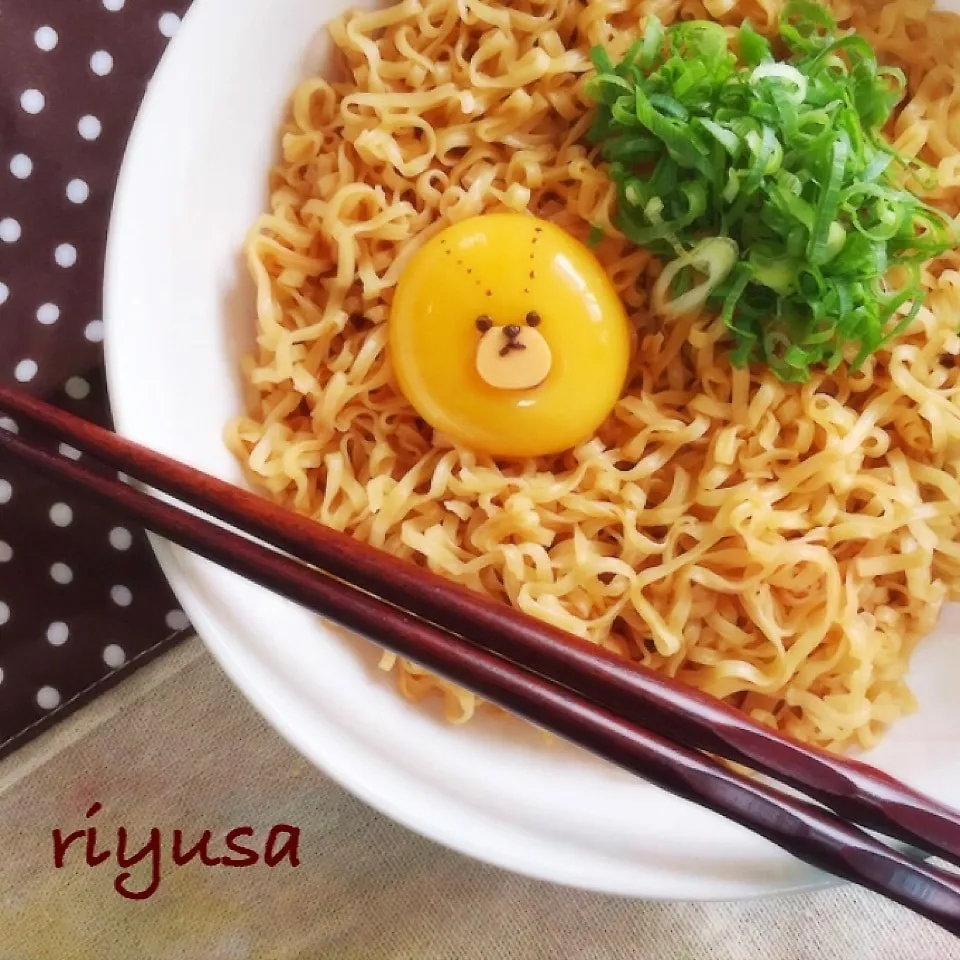 Snapdishの料理写真:材料3つ♡裏切らない旨さ♡かまたまチキンラーメン|riyusaさん