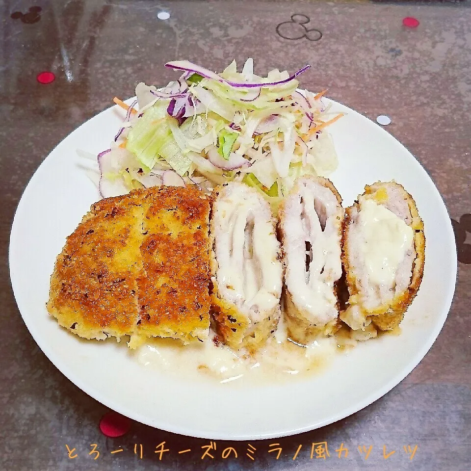 Snapdishの料理写真:しゃなママさんの*とろーりチーズのミラノ風ミルフィーカツレツ|kiiさん