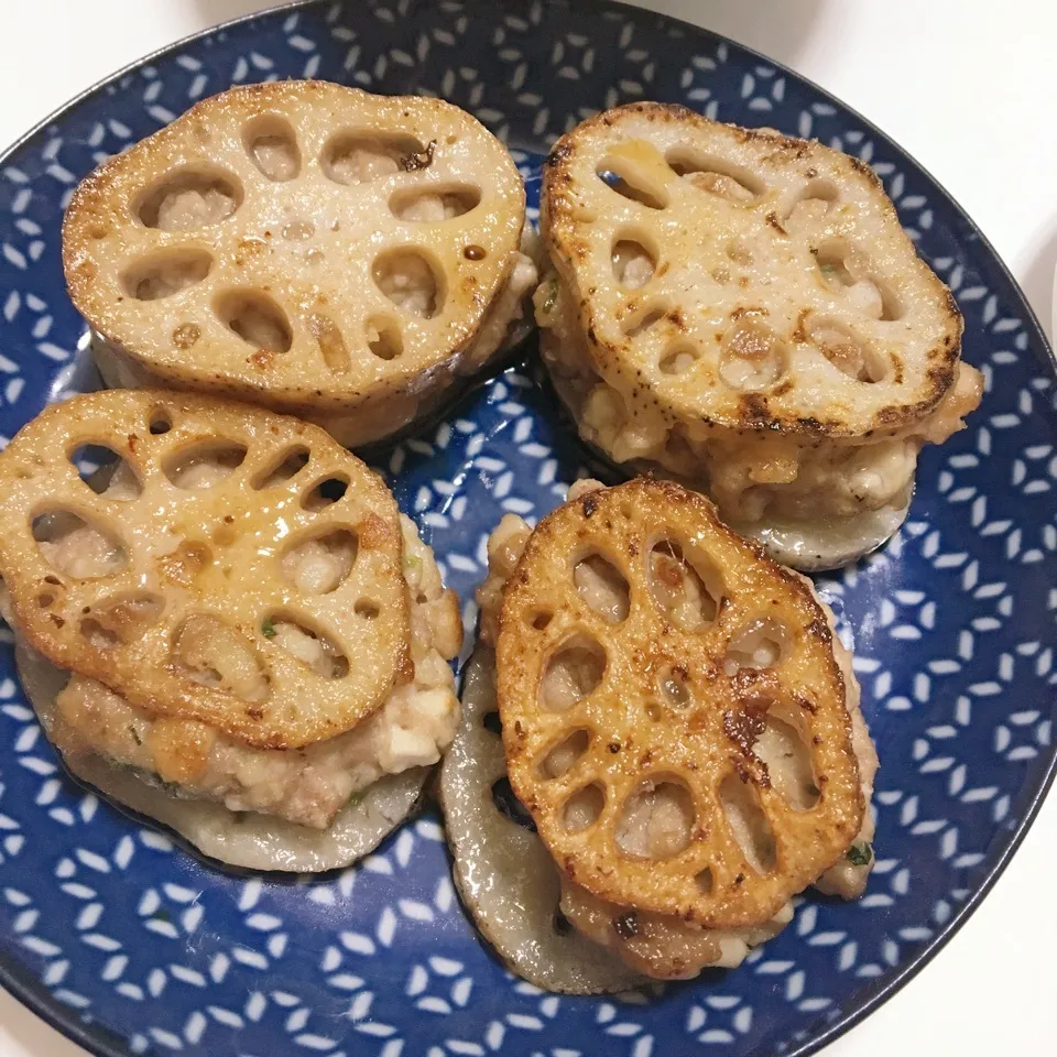 はんぺん入り💕蓮根の挟み焼き|まちゃこさん