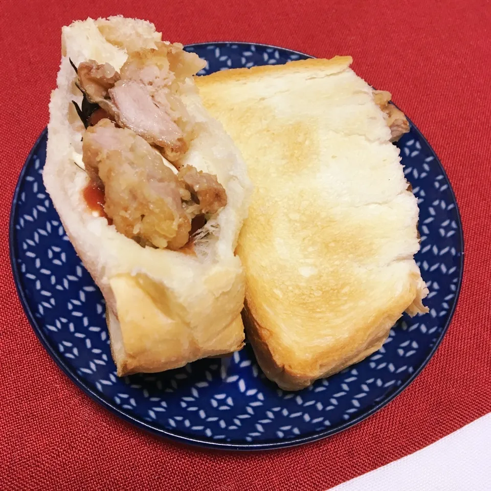 Snapdishの料理写真:ボリューミー✨唐揚げいろいろサンド|まちゃこさん