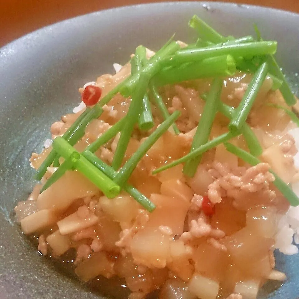 Snapdishの料理写真:豚挽き肉と大根の時雨煮餡かけ丼|mi_neneco♪さん