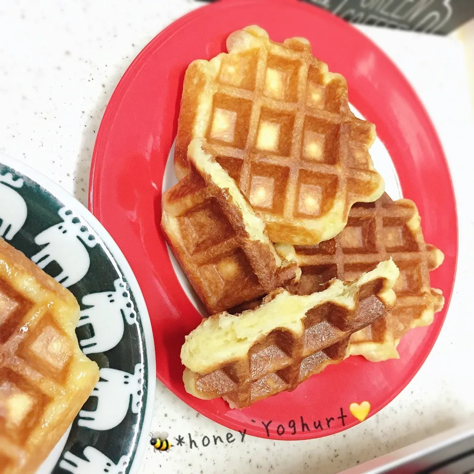 Snapdishの料理写真:*ベルギーワッフル❤️ハニーヨーグルト*|ぷらっとさん