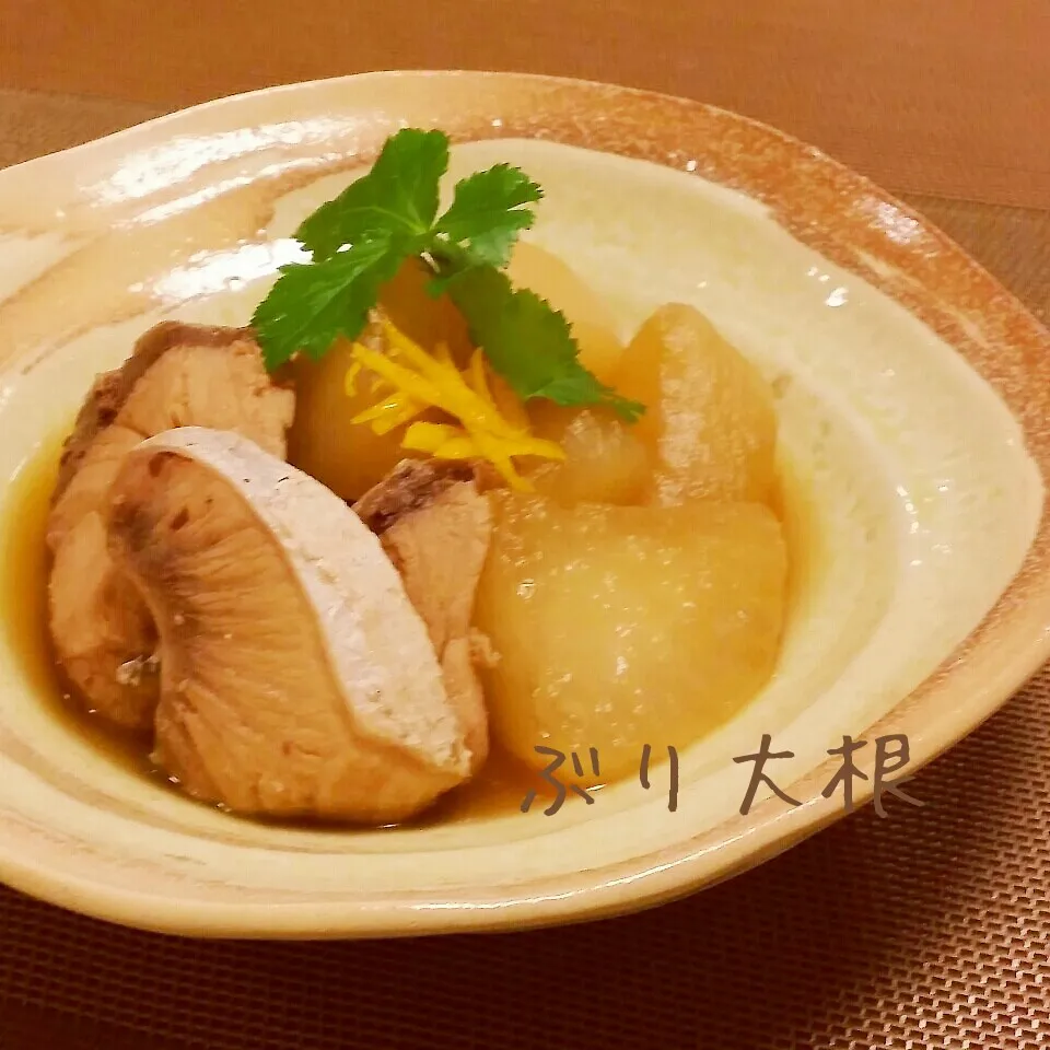 Snapdishの料理写真:ほっこり♡ぶり大根♪|chama- naoさん