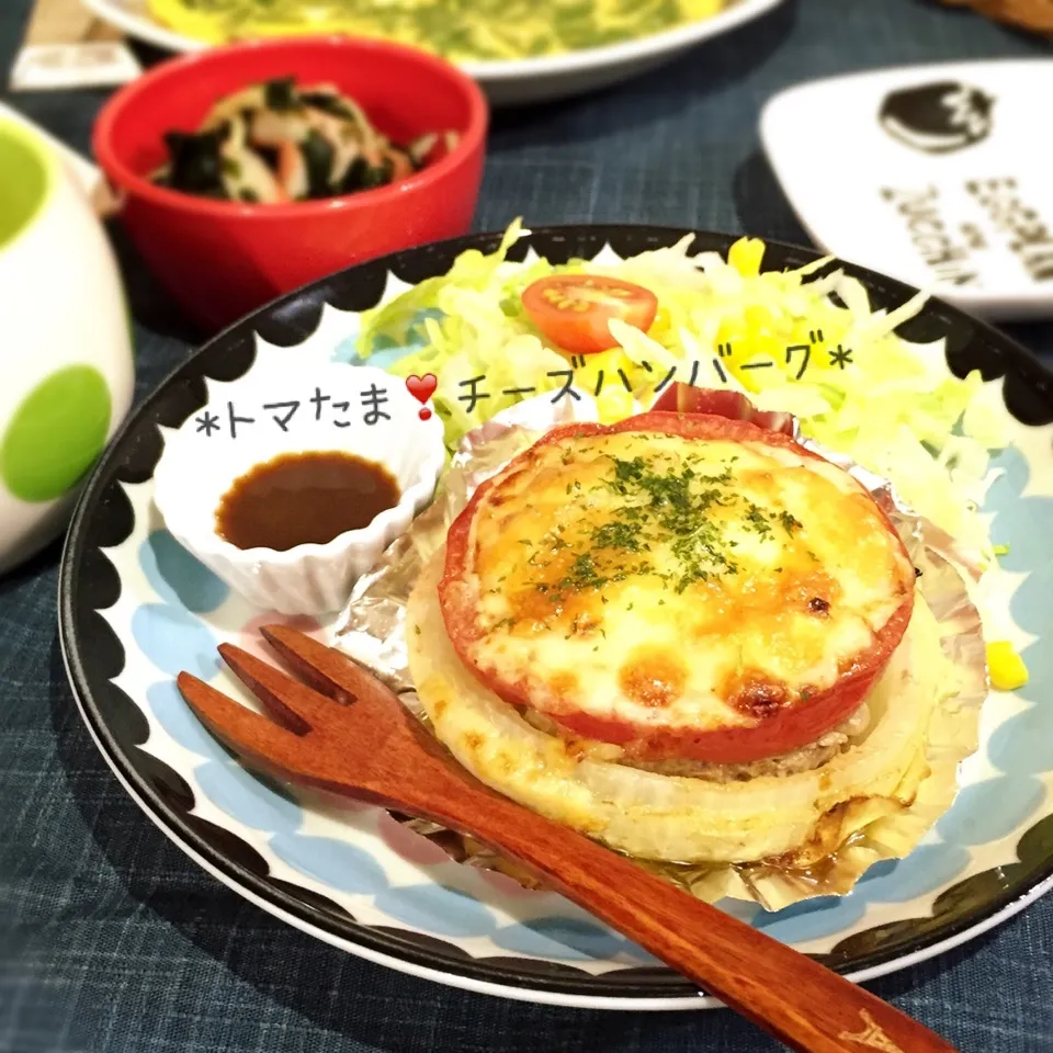 Snapdishの料理写真:詰めて焼くだけ〜*トマ*たま♡チーズハンバーグ♡|ぷらっとさん