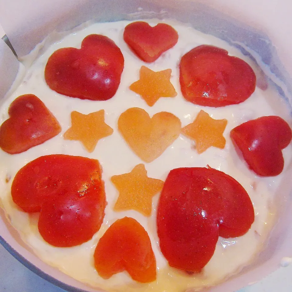 紅い林檎の自然な発色を利用した…林檎の紅いレアチーズ♪|cozy-cozy-kojiさん