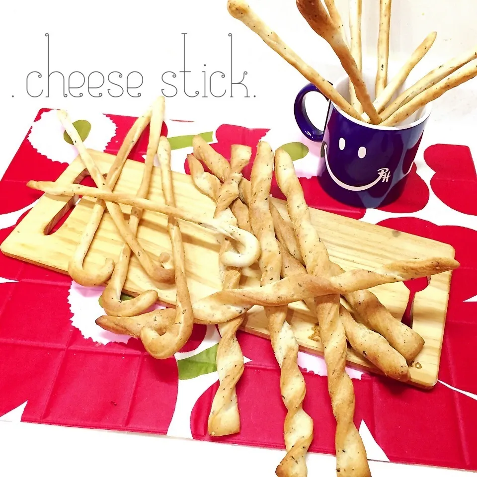 Snapdishの料理写真:۶҉Cheese stick۶҉  (1次発酵不要で簡単)|ぷらっとさん