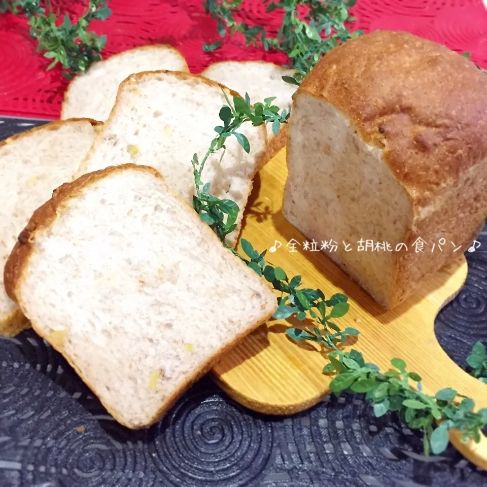 (๑◔‿◔๑)昨夜焼いた食パン! 朝食にいただきまぁ〜す|ぷらっとさん